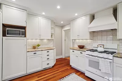 314 N 117th Street, Seattle, WA 98133 - Photo 9