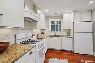 314 N 117th Street, Seattle, WA 98133 - Photo 11