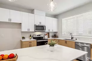 15201 35th Ave W, Lynnwood, WA 98087 - Photo 9