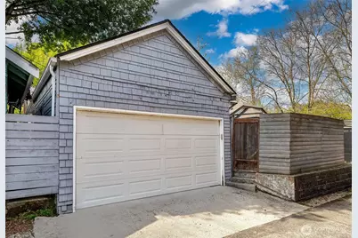 954 19th Avenue E, Seattle, WA 98112 - Photo 33