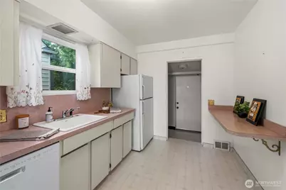 1555 High Avenue, Bremerton, WA 98337 - Photo 13