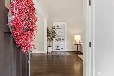 1020 NE 100th Street #1, Seattle, WA 98125 - Photo 3