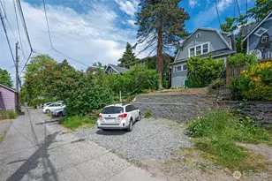 5231 12th Ave NE, Seattle, WA 98105 - Photo 9
