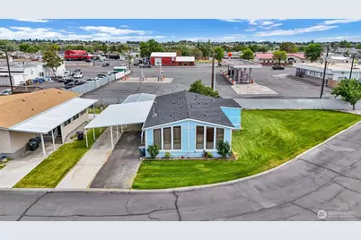 2240 W Broadway Avenue #1, Moses Lake, WA 98837 - Photo 1