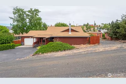 618 1st Avenue NE, Soap Lake, WA 98848 - Photo 5