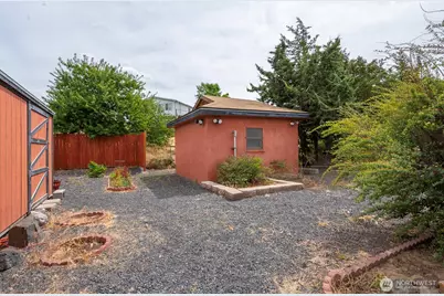 618 1st Avenue NE, Soap Lake, WA 98851 - Photo 9