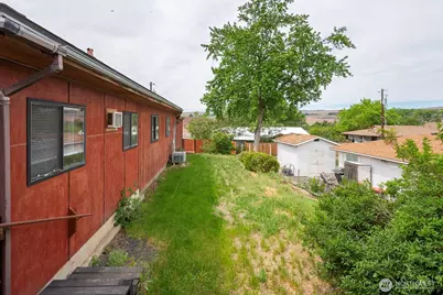 618 1st Avenue NE, Soap Lake, WA 98848 - Photo 11