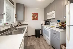 1205 130th St S, Tacoma, WA 98444 - Photo 11