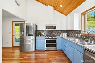 23667 Dalacey Ln, Mount Vernon, WA 98274 - Photo 13
