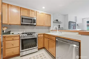 2607 Western Ave, Seattle, WA 98121 - Photo 11