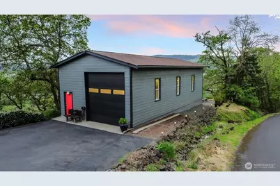 72 Bluff Road, Kelso, WA 98626 - Photo 5