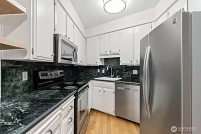 550 Elm Way #106, Edmonds, WA 98020 - Photo 11