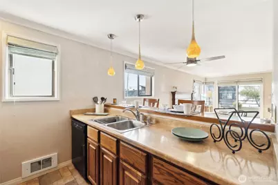 4222 Beach Drive SW #202, Seattle, WA 98116 - Photo 9