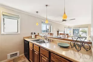 4222 Beach Dr SW, Seattle, WA 98116 - Photo 9