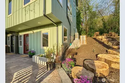 4586 22nd Avenue SW, Seattle, WA 98106 - Photo 3