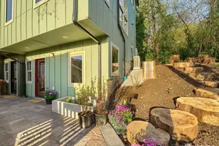 4586 22nd Ave SW, Seattle, WA 98106 - Photo 3