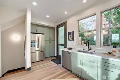 4586 22nd Avenue SW, Seattle, WA 98106 - Photo 13