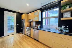 4114 Linden Ave N, Seattle, WA 98103 - Photo 7