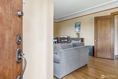 3002 NE 57th Street, Seattle, WA 98105 - Photo 5