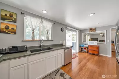 15404 SE 304th Place, Kent, WA 98042 - Photo 7