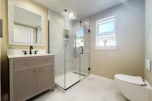 6709 Aurora Ave, Seattle, WA 98103 - Photo 9