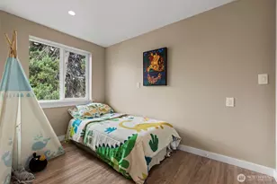 6709 Aurora Ave, Seattle, WA 98103 - Photo 11