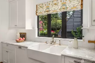 1105 Shenandoah Dr E, Seattle, WA 98112 - Photo 11