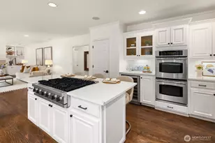 2215 271st Ct SE, Sammamish, WA 98075 - Photo 9