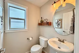 2138 N 113th St, Seattle, WA 98133 - Photo 9