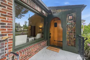 7550 21st Ave NE, Seattle, WA 98115 - Photo 3