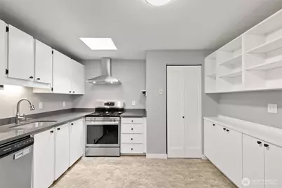 4308 NE Sunset Boulevard #V5, Renton, WA 98059 - Photo 5