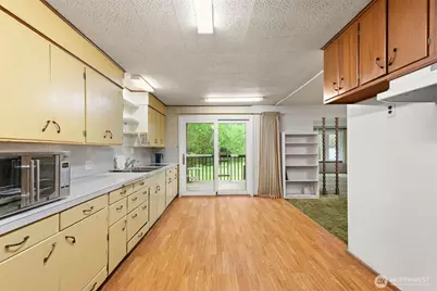 5615 Maltby Road, Woodinville, WA 98072 - Photo 13