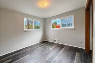 1409 NW 65th St, Seattle, WA 98117 - Photo 15