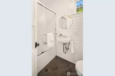 2033 E Lake Sammamish Parkway NE, Sammamish, WA 98074 - Photo 19
