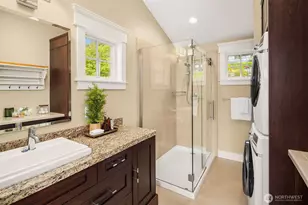 2033 E Lake Sammamish Pkwy NE, Sammamish, WA 98074 - Photo 23