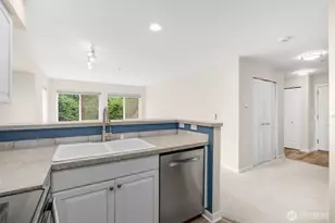2530 15th Ave W, Seattle, WA 98119 - Photo 9