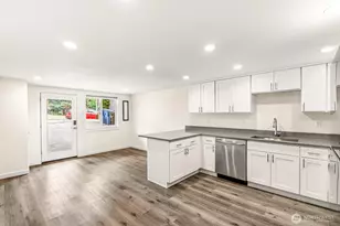 9251 N Ashworth Ave N, Seattle, WA 98103 - Photo 9