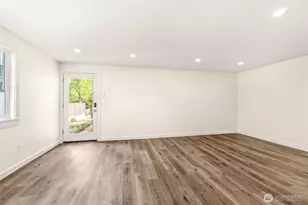 9251 N Ashworth Ave N, Seattle, WA 98103 - Photo 17