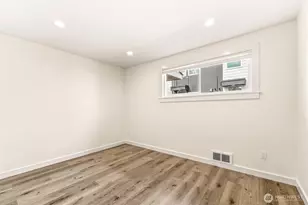 9251 N Ashworth Ave N, Seattle, WA 98103 - Photo 19