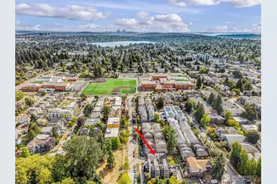 9251 N Ashworth Avenue N, Seattle, WA 98103 - Photo 37