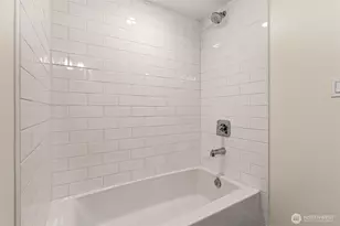 9251 N Ashworth Ave N, Seattle, WA 98103 - Photo 15