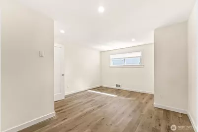 9251 N Ashworth Avenue N, Seattle, WA 98103 - Photo 21