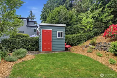 3217 36th Avenue W, Seattle, WA 98199 - Photo 33