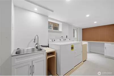 3217 36th Avenue W, Seattle, WA 98199 - Photo 29