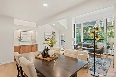 1400 Bellevue Way SE #1, Bellevue, WA 98004 - Photo 11
