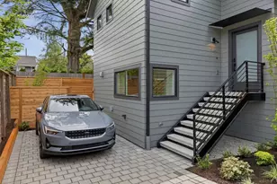 8126 12th Ave SW, Seattle, WA 98106 - Photo 3