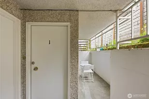 4324 Phinney Ave N, Seattle, WA 98103 - Photo 21