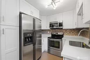 4324 Phinney Ave N, Seattle, WA 98103 - Photo 7