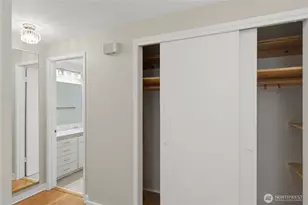 4324 Phinney Ave N, Seattle, WA 98103 - Photo 9