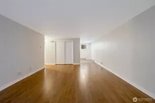 4324 Phinney Ave N, Seattle, WA 98103 - Photo 15